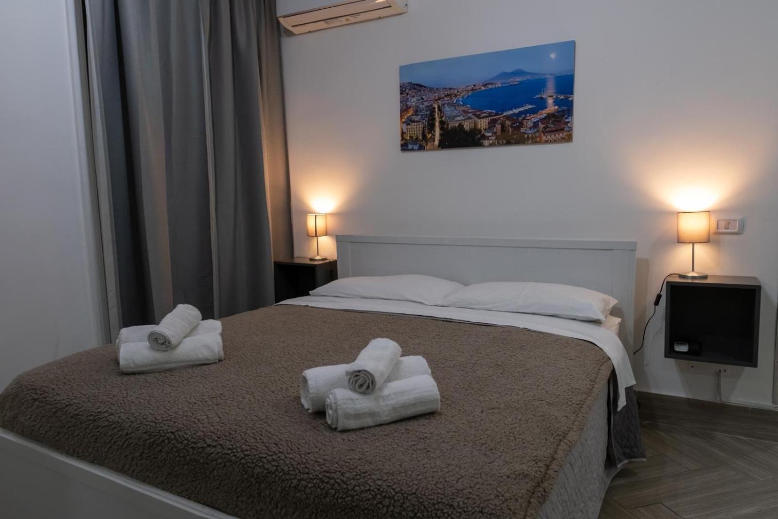 Toledo Road 429 Hotel Napoli Ngoại thất bức ảnh